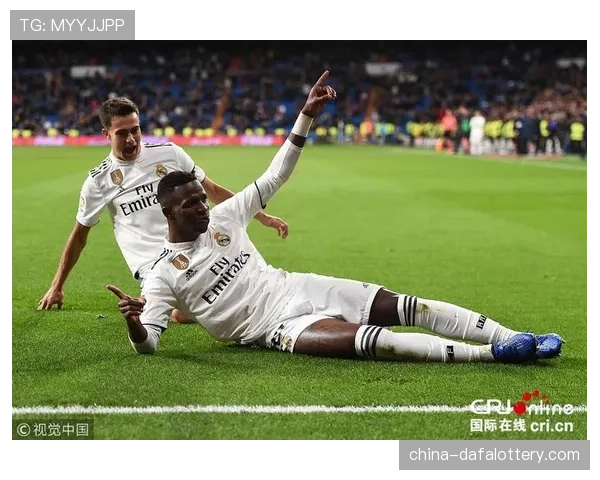 皇家马德里客场1-0力克本菲卡 维尼修斯制胜球建功
